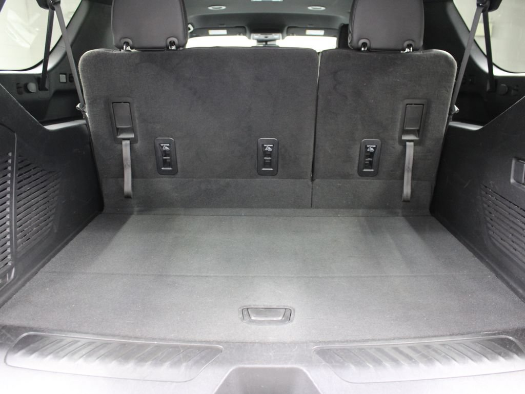 Used 2023 GMC Yukon XL SLT AWD/4WD image 36