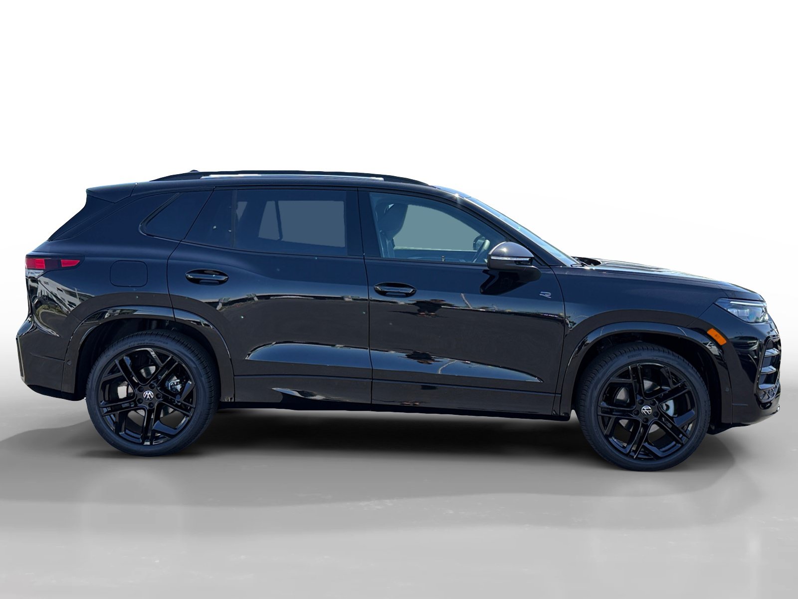 New 2026 Volkswagen Tiguan SE R-Line FWD image 6