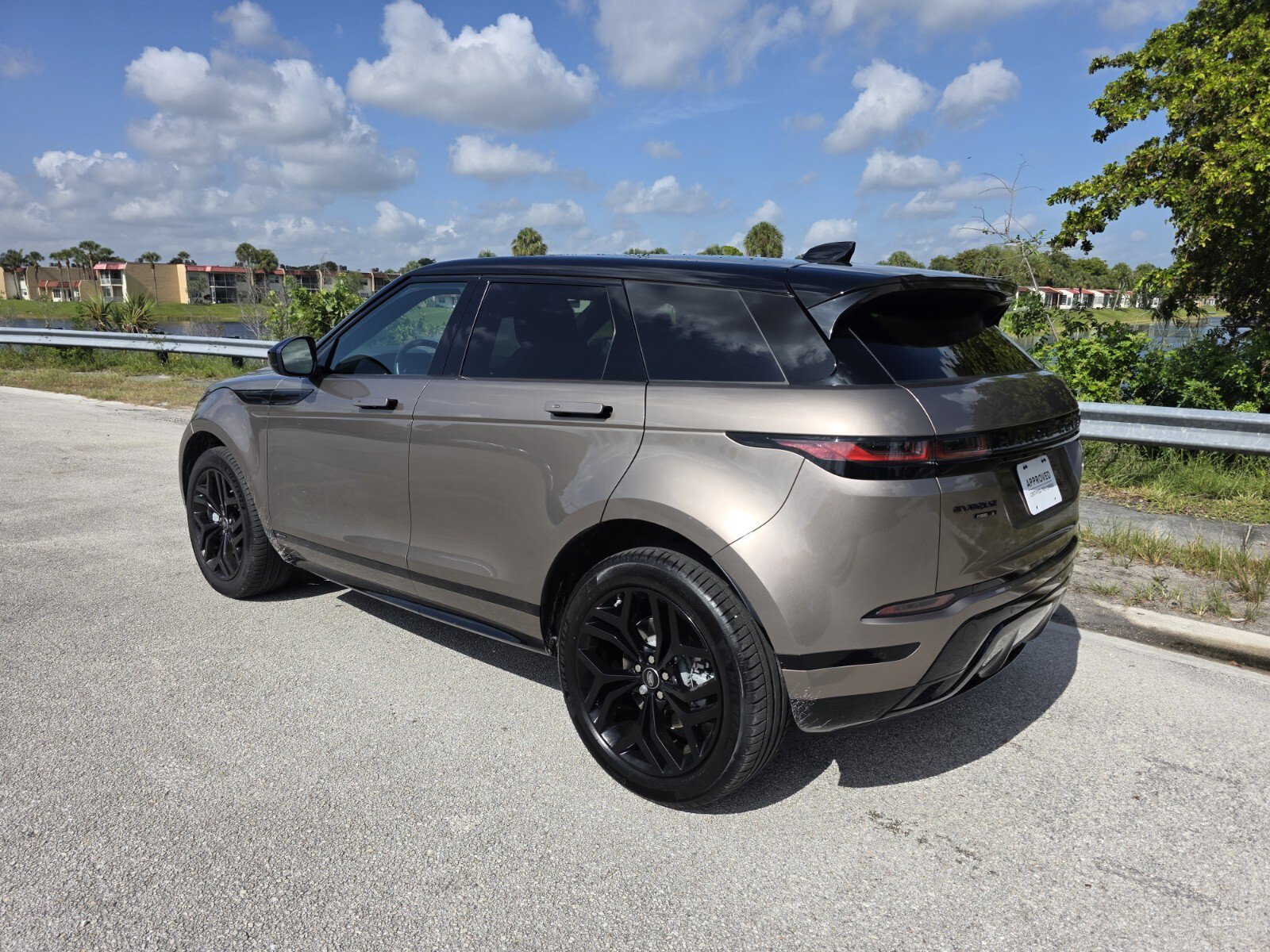 Used 2020 Land Rover Range Rover Evoque R-Dynamic S AWD/4WD image 2