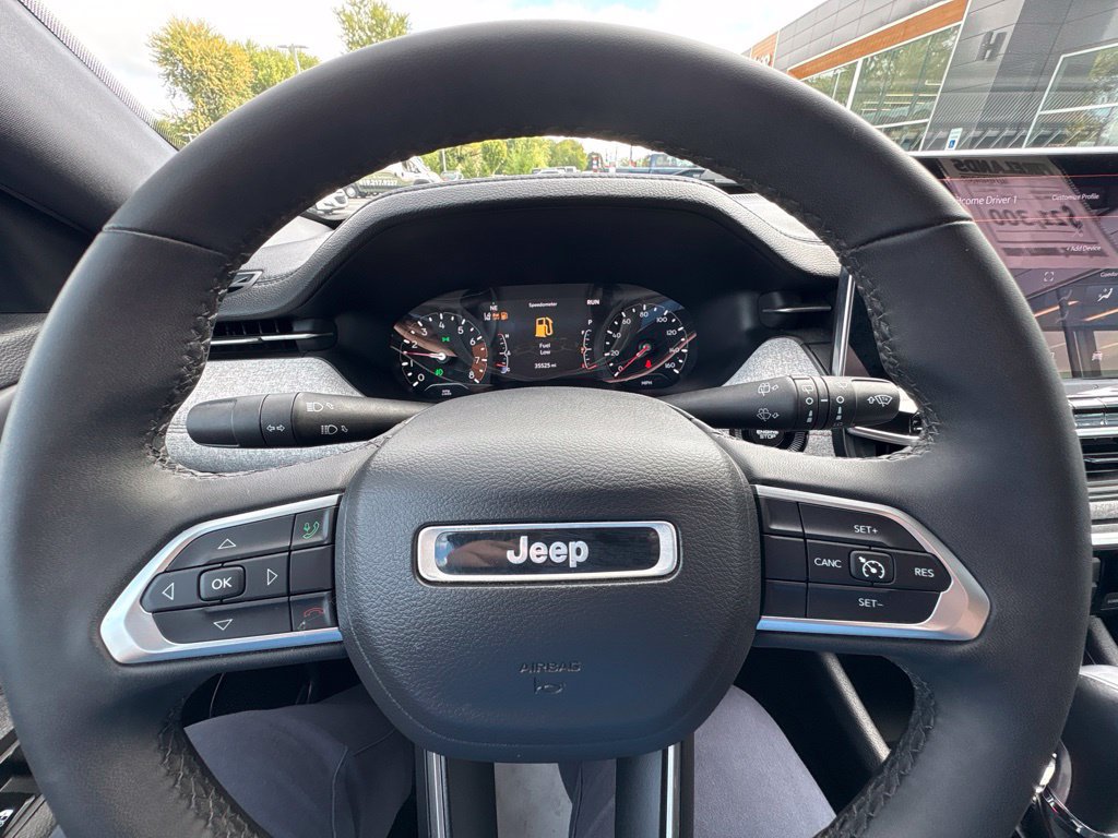 Used 2023 Jeep Compass Latitude w/ Sun and Sound Group AWD/4WD image 24