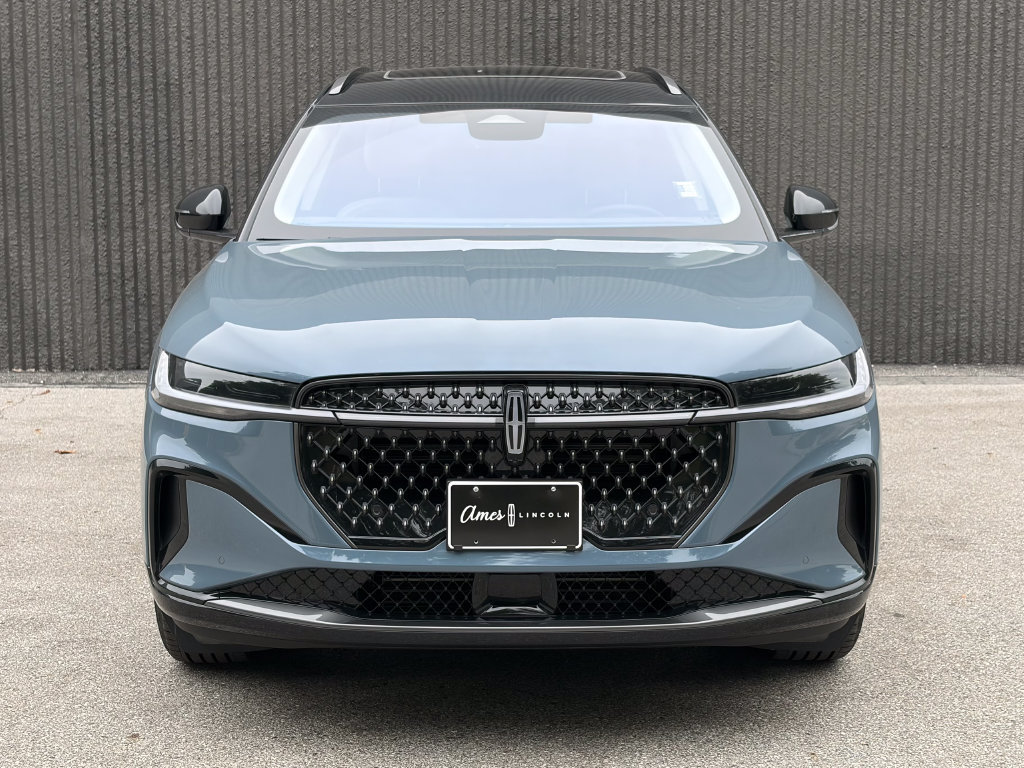 New 2026 Lincoln Nautilus Reserve w/ Jet Appearance Package AWD/4WD image 3