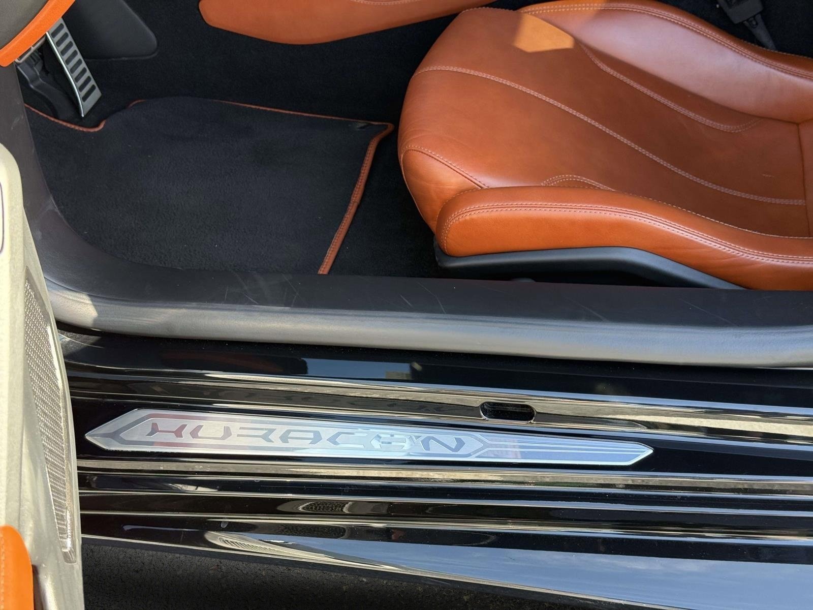 Used 2018 Lamborghini Huracan LP 610-4 AWD/4WD image 30