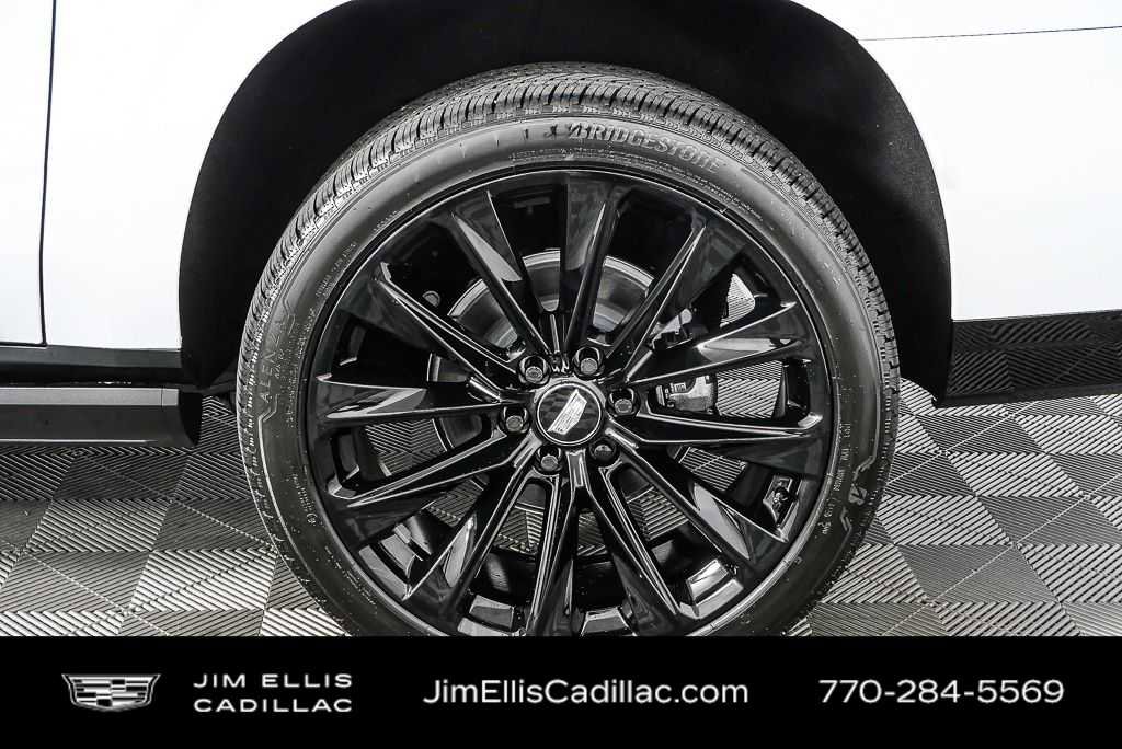 Certified 2026 Cadillac Escalade ESV Platinum Sport w/ LPO, ONYX Package AWD/4WD image 39