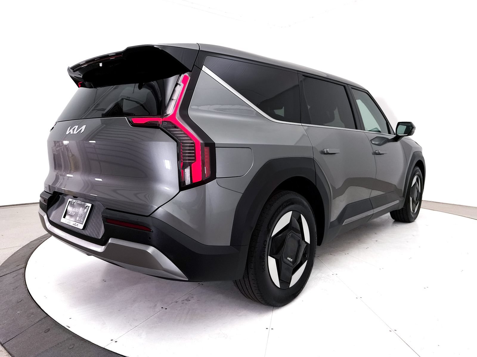 Certified 2024 Kia EV9 Light Long Range RWD image 19