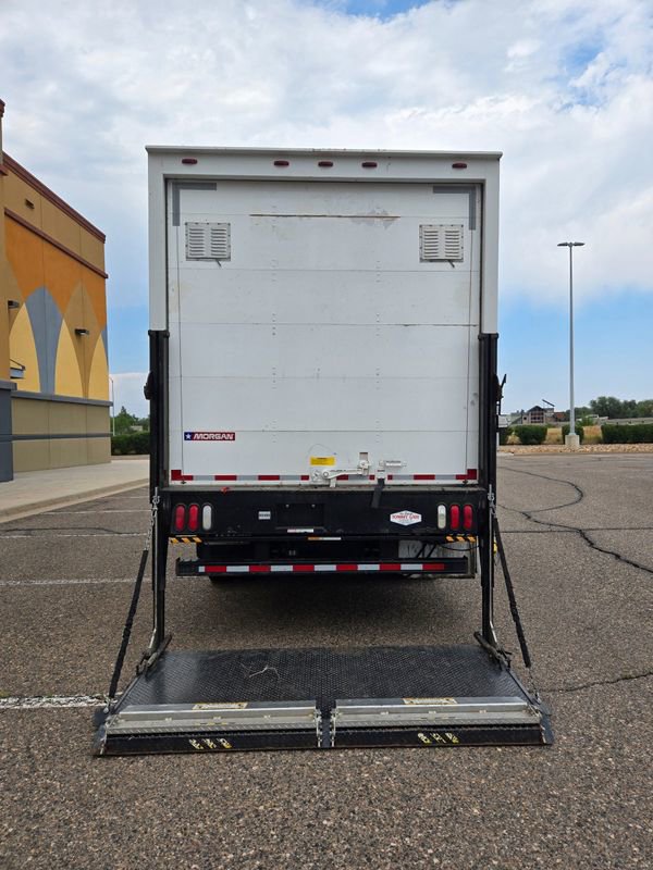 Used 2016 Ford F550 2WD Regular Cab Super Duty image 18