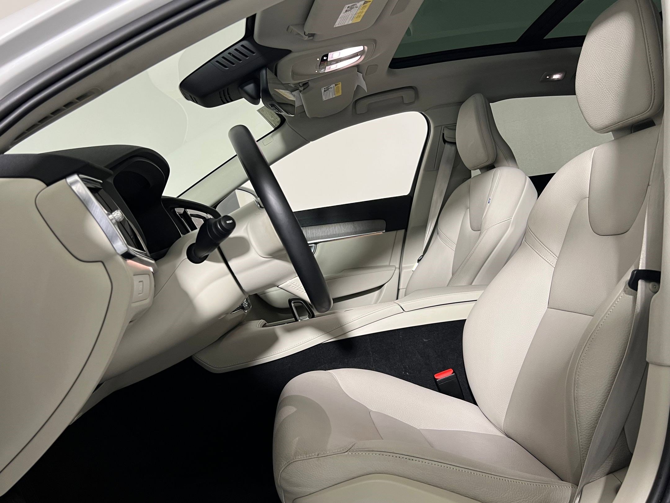 Used 2025 Volvo S90 B6 Plus image 5