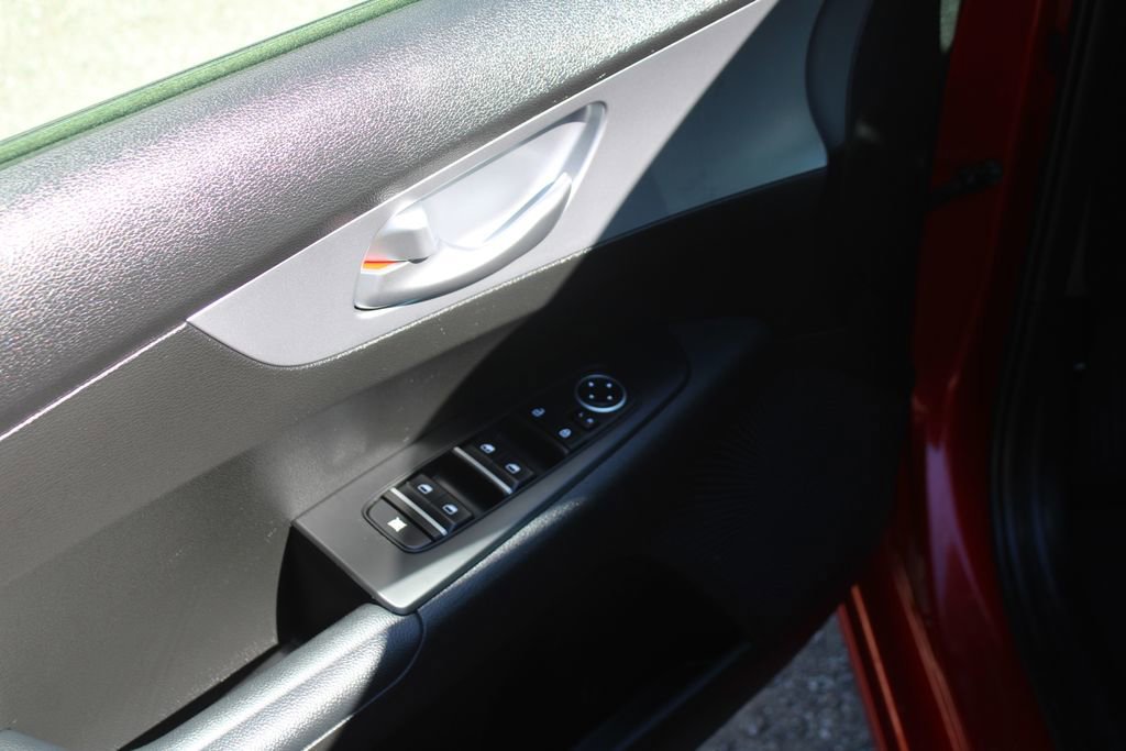 Certified 2023 Kia Forte LXS image 18