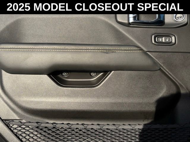 New 2025 Jeep Gladiator High Tide image 13