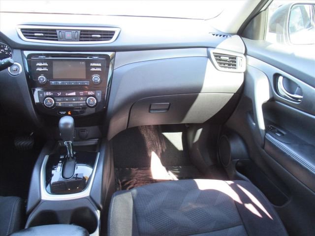 Used 2015 Nissan Rogue SV image 13