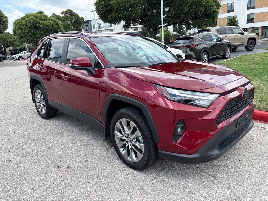 Used 2023 Toyota RAV4 XLE Premium FWD image 7