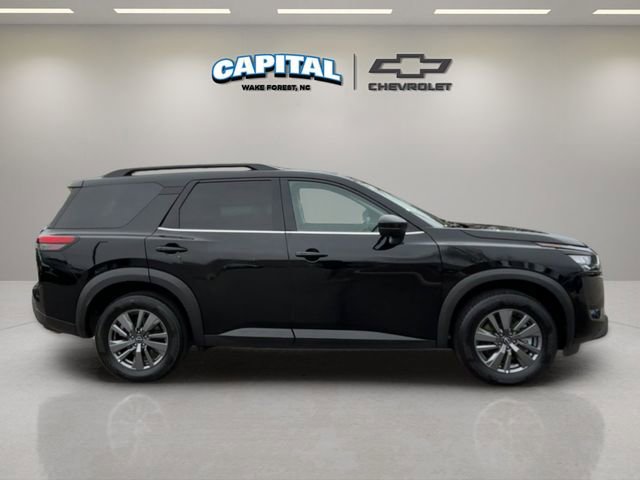 Used 2024 Nissan Pathfinder SV image 6