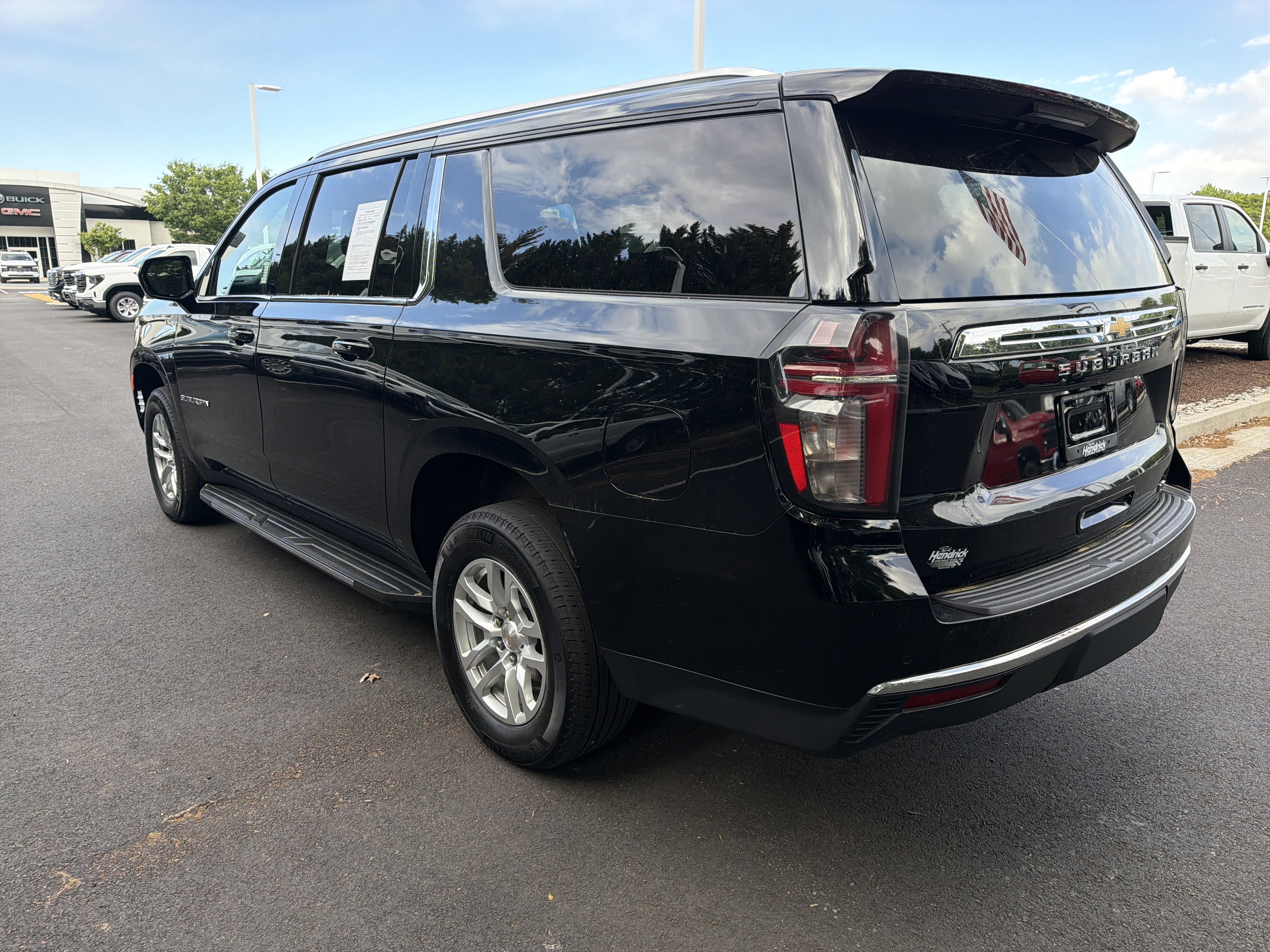 Used 2024 Chevrolet Suburban LT AWD/4WD image 8