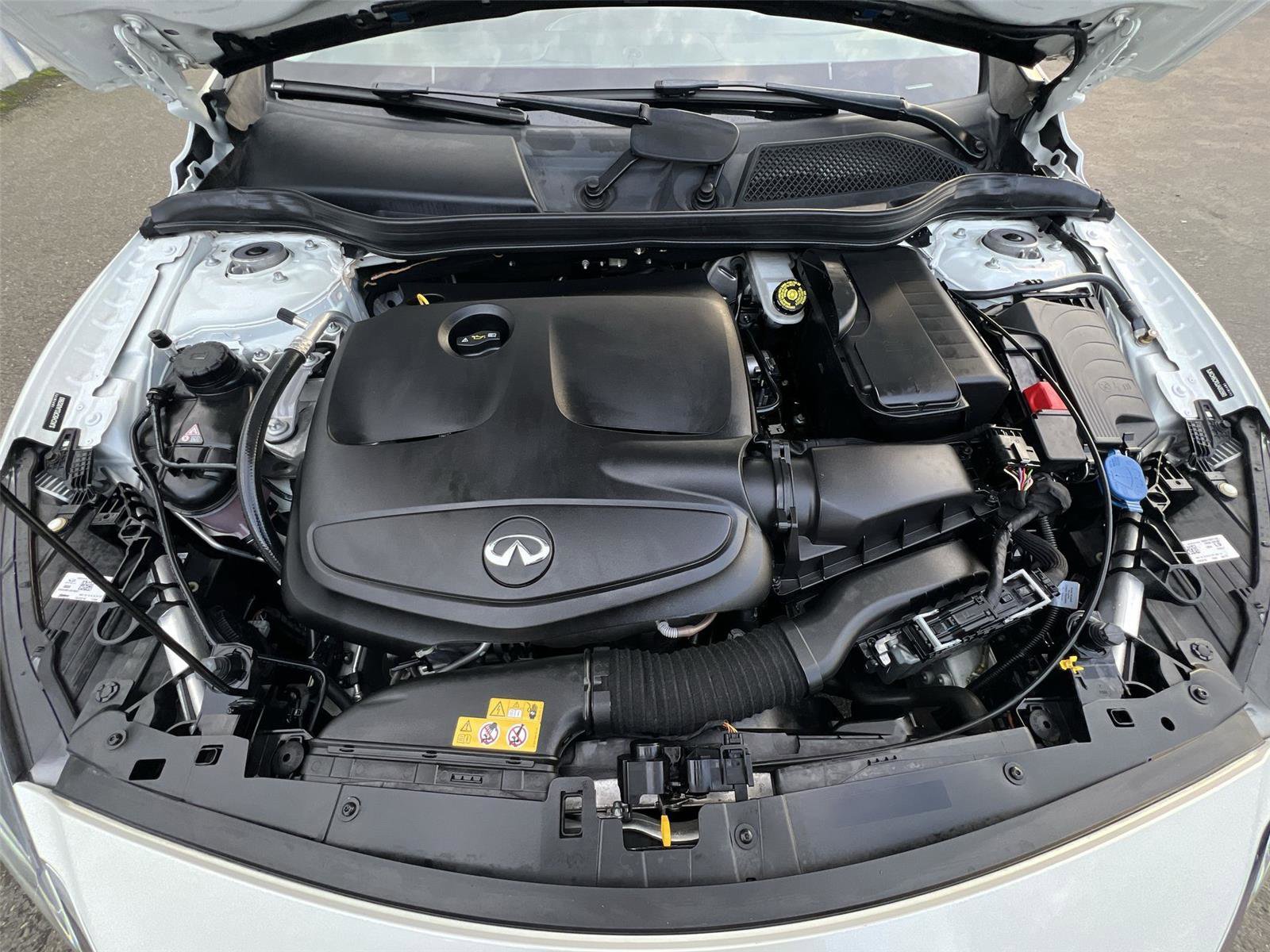 Used 2018 INFINITI QX30 Premium w/ Cargo Package image 25