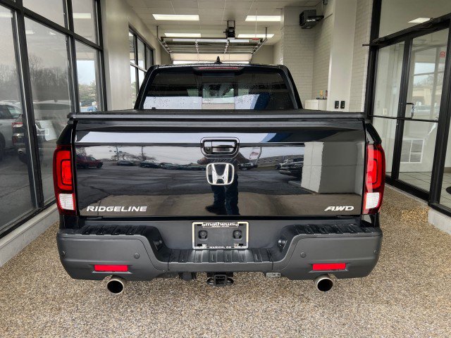 Used 2023 Honda Ridgeline Black Edition image 3
