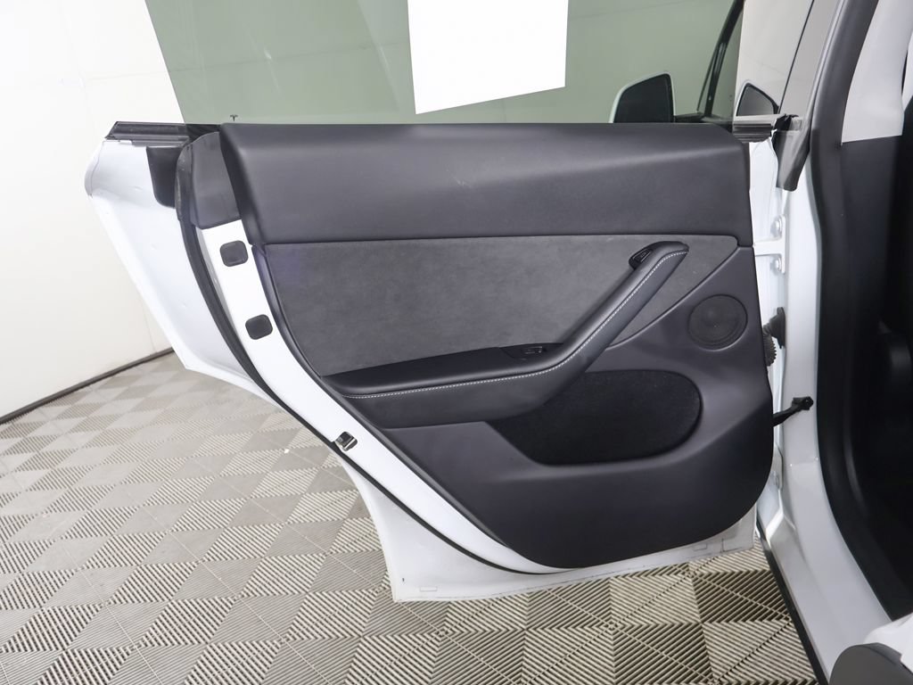 Used 2023 Tesla Model Y Long Range AWD/4WD image 27