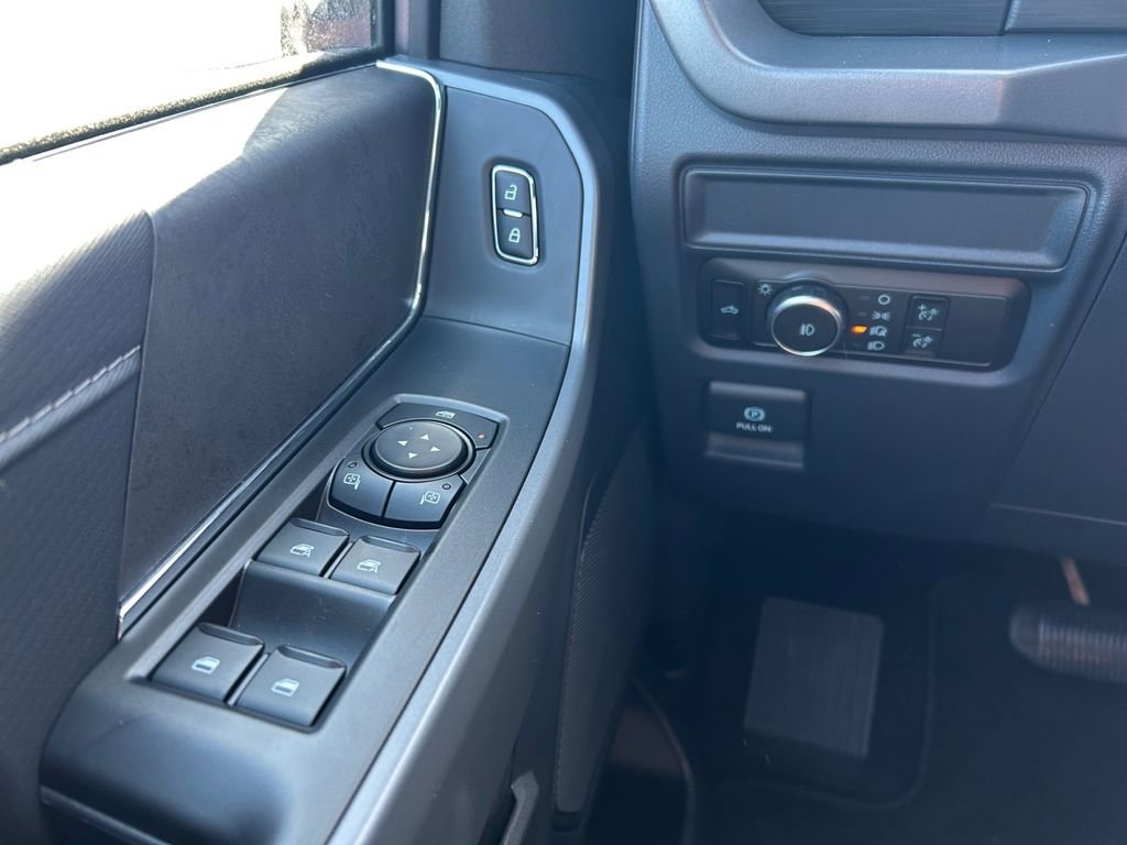 Used 2026 Ford F150 XLT w/ XLT Black Appearance Package AWD/4WD image 18
