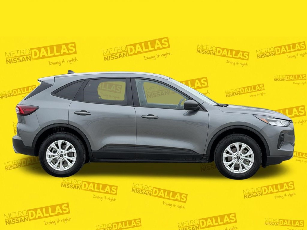 Used 2025 Ford Escape Active AWD/4WD image 4