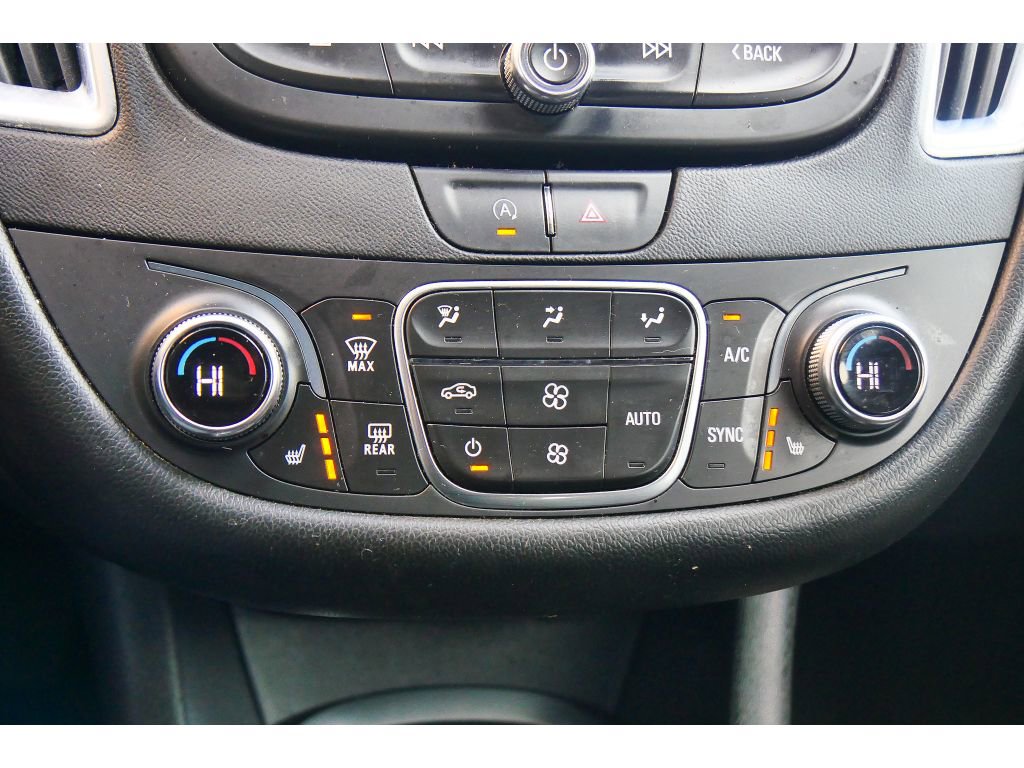 Used 2020 Chevrolet Malibu LT w/ Leather Package image 22