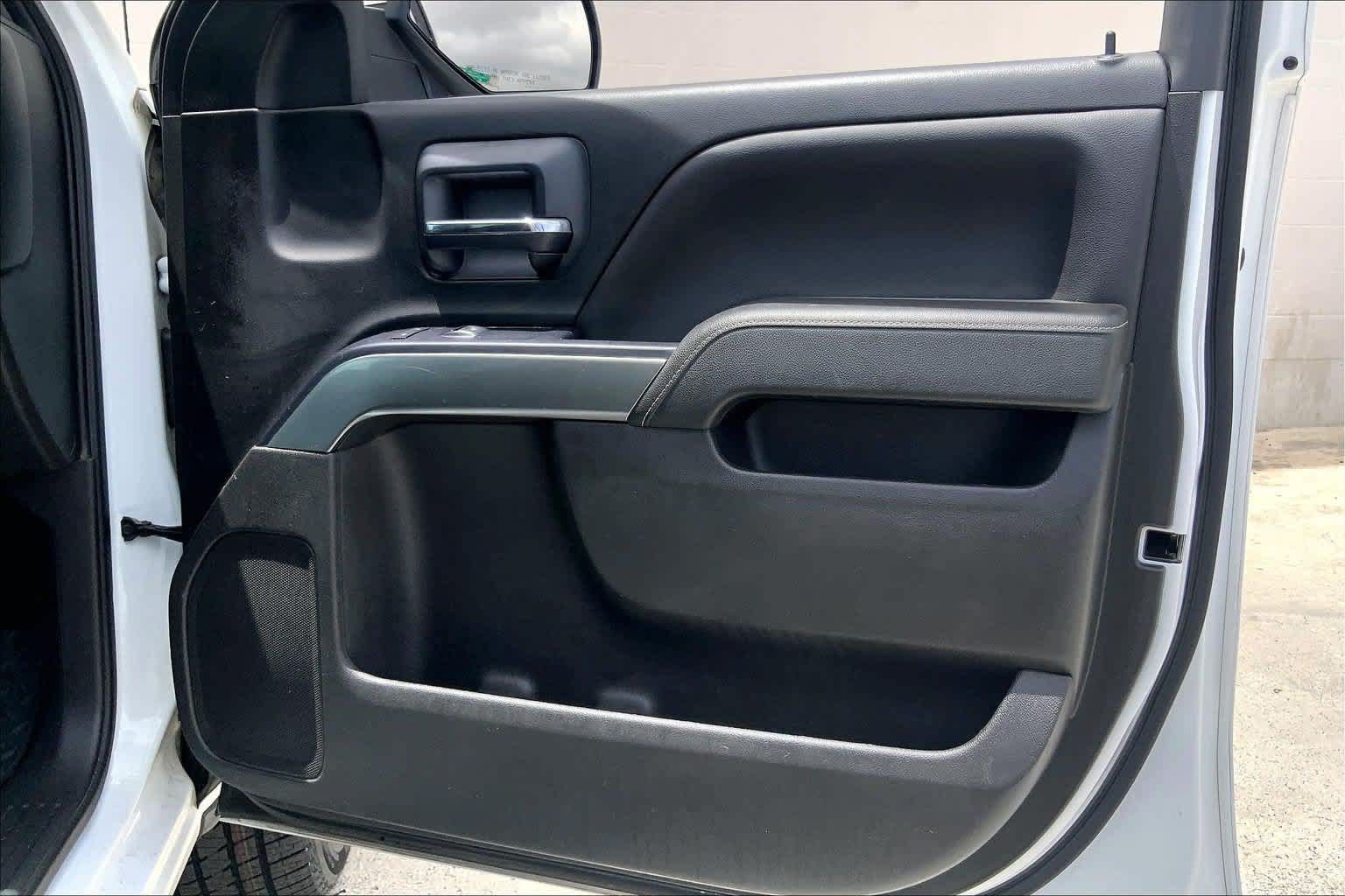 Used 2018 Chevrolet Silverado 1500 LT w/ All Star Edition RWD image 28
