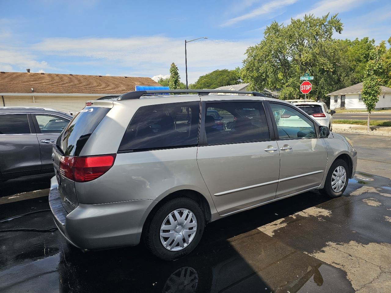 Used 2004 Toyota Sienna LE w/ LE Pkg 1 FWD image 12