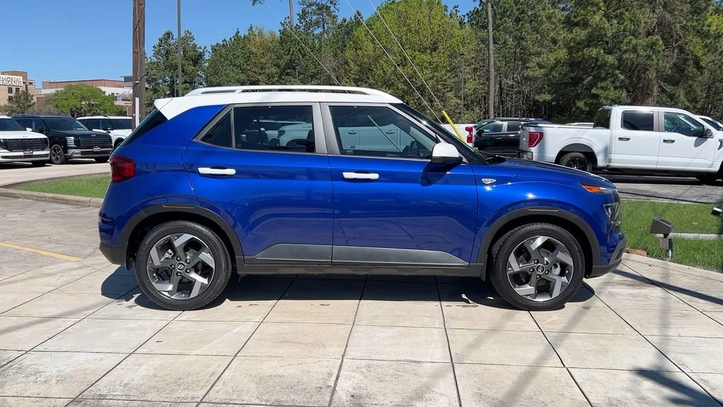 Certified 2021 Hyundai Venue SEL image 15