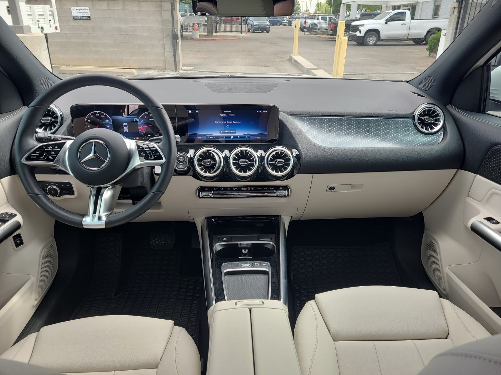 Used 2025 Mercedes-Benz GLA 250 4MATIC image 13
