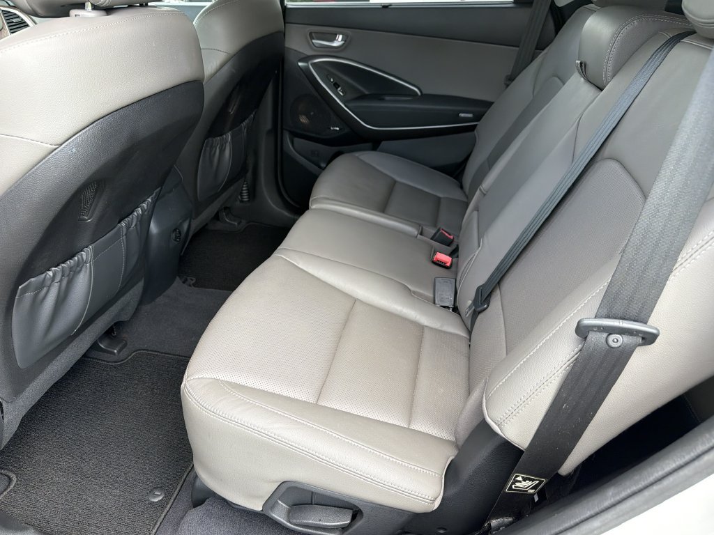 Used 2017 Hyundai Santa Fe FWD image 19