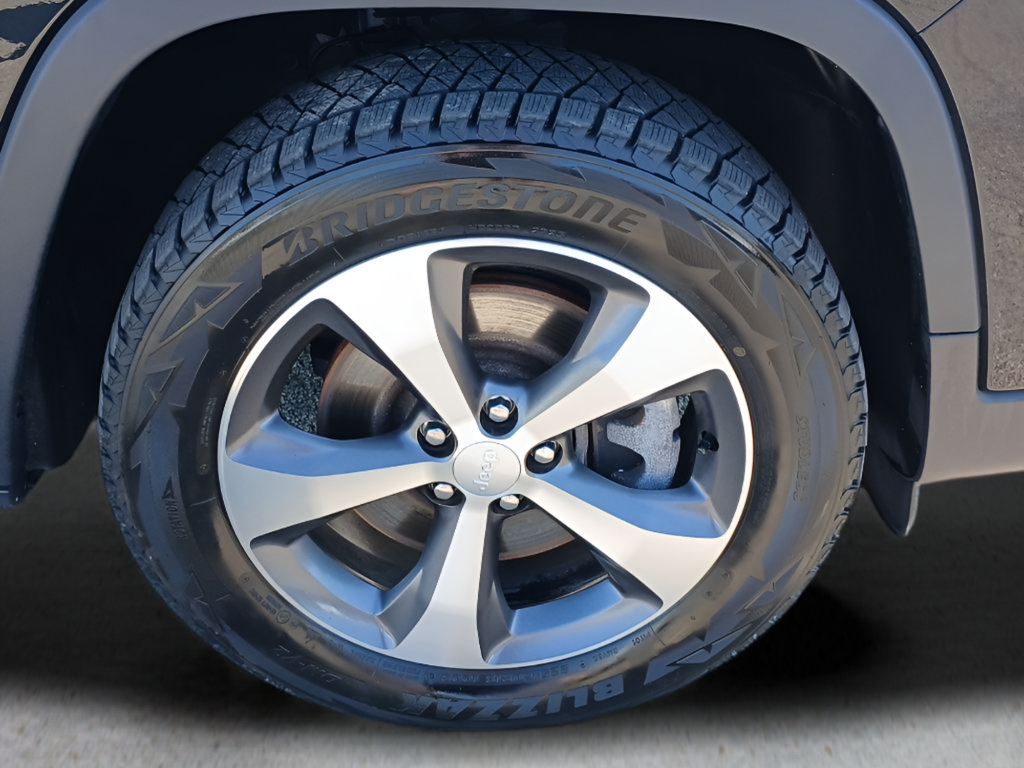 Used 2021 Jeep Cherokee Limited AWD/4WD image 32