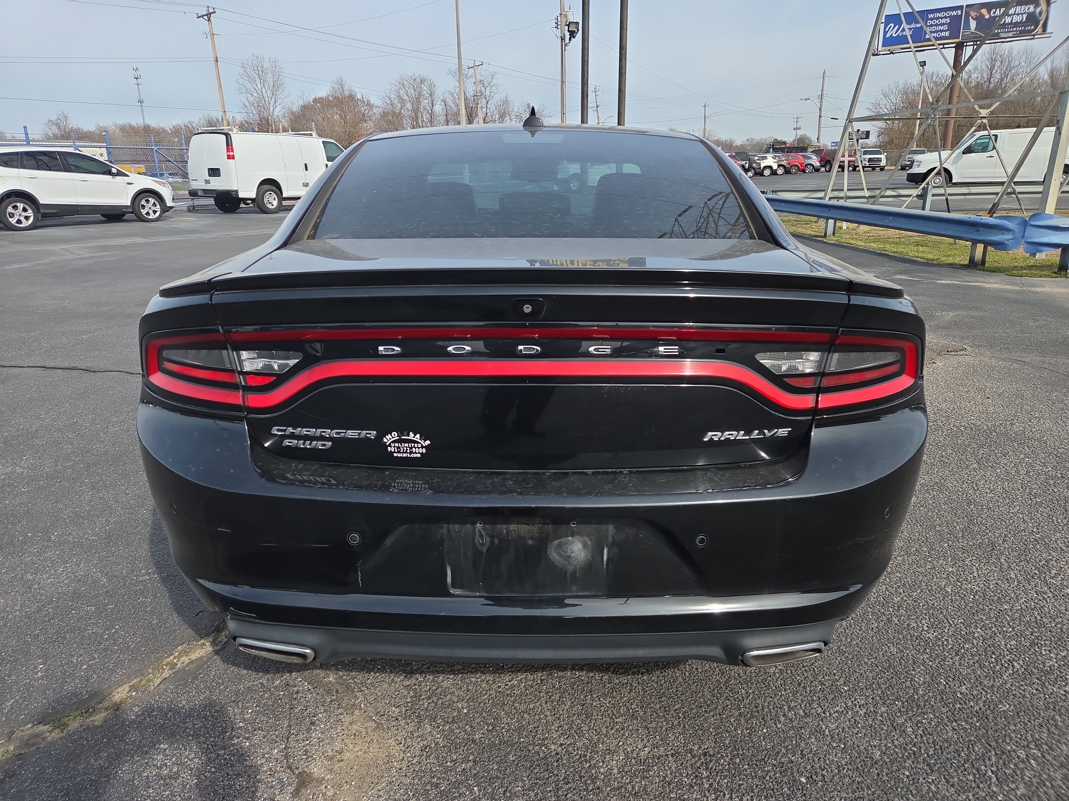 Used 2017 Dodge Charger SXT w/ AWD Plus Group image 4