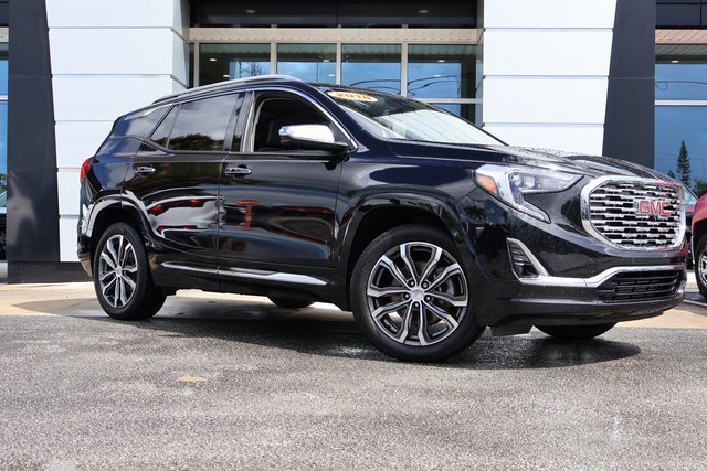 Used 2018 GMC Terrain Denali w/ Advanced Safety Package image 2