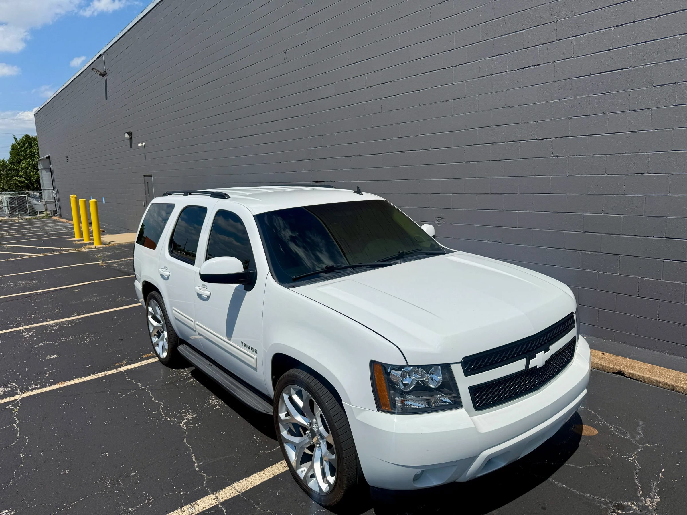 Used 2010 Chevrolet Tahoe LT AWD/4WD image 3