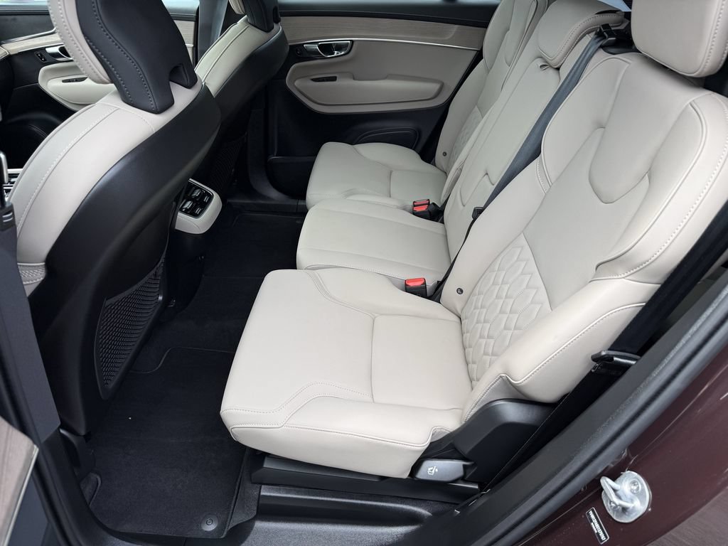 Certified 2025 Volvo XC90 B5 Core AWD/4WD image 14