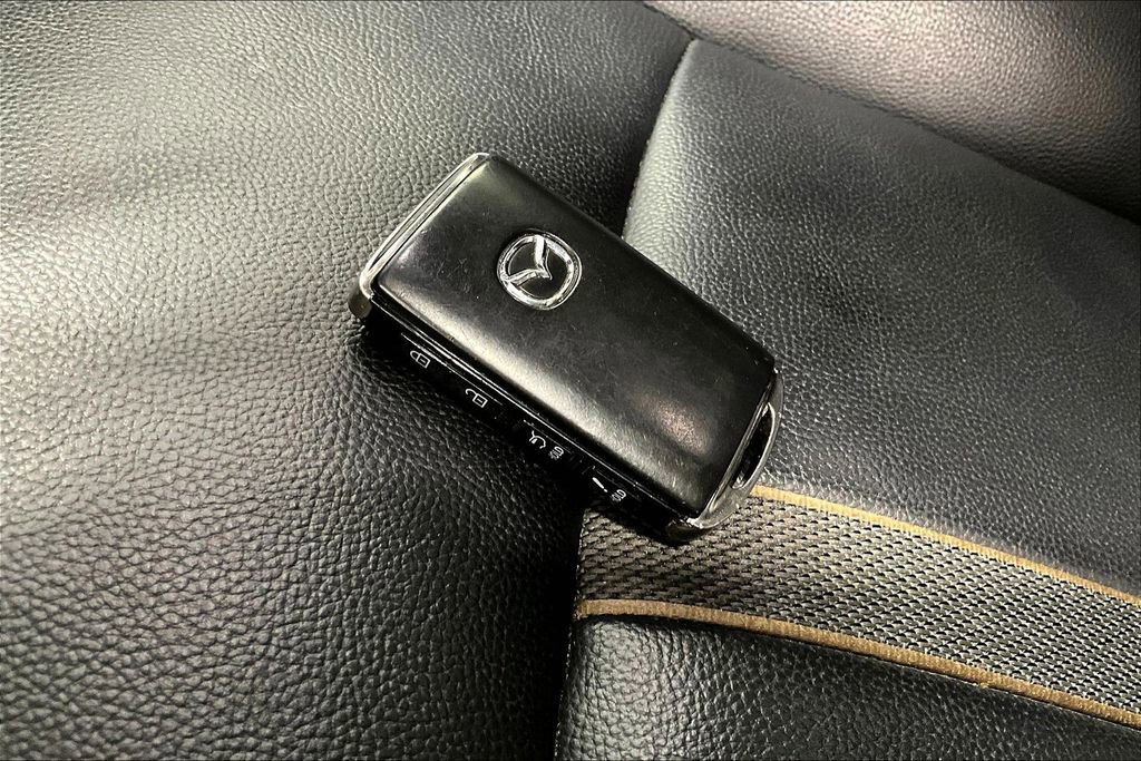 Used 2024 MAZDA CX-90 3.3 Turbo w/ Select Package image 13