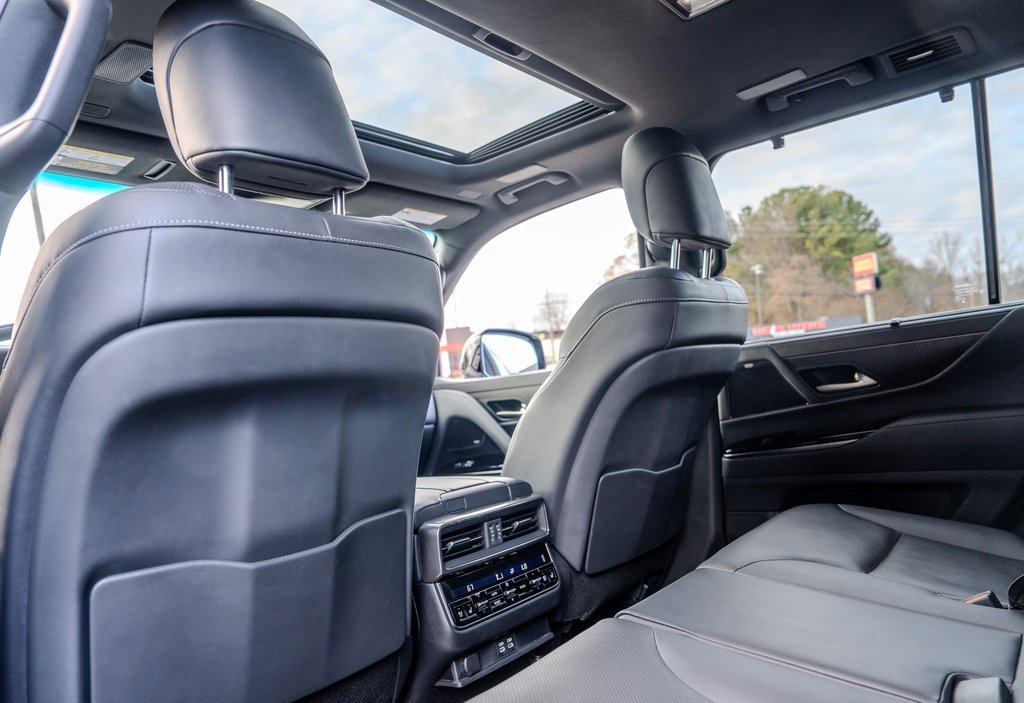 Used 2023 Lexus LX 600 4WD w/ Luxury Package image 21