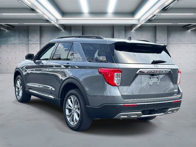 Used 2023 Ford Explorer XLT w/ Equipment Group 202A AWD/4WD image 29