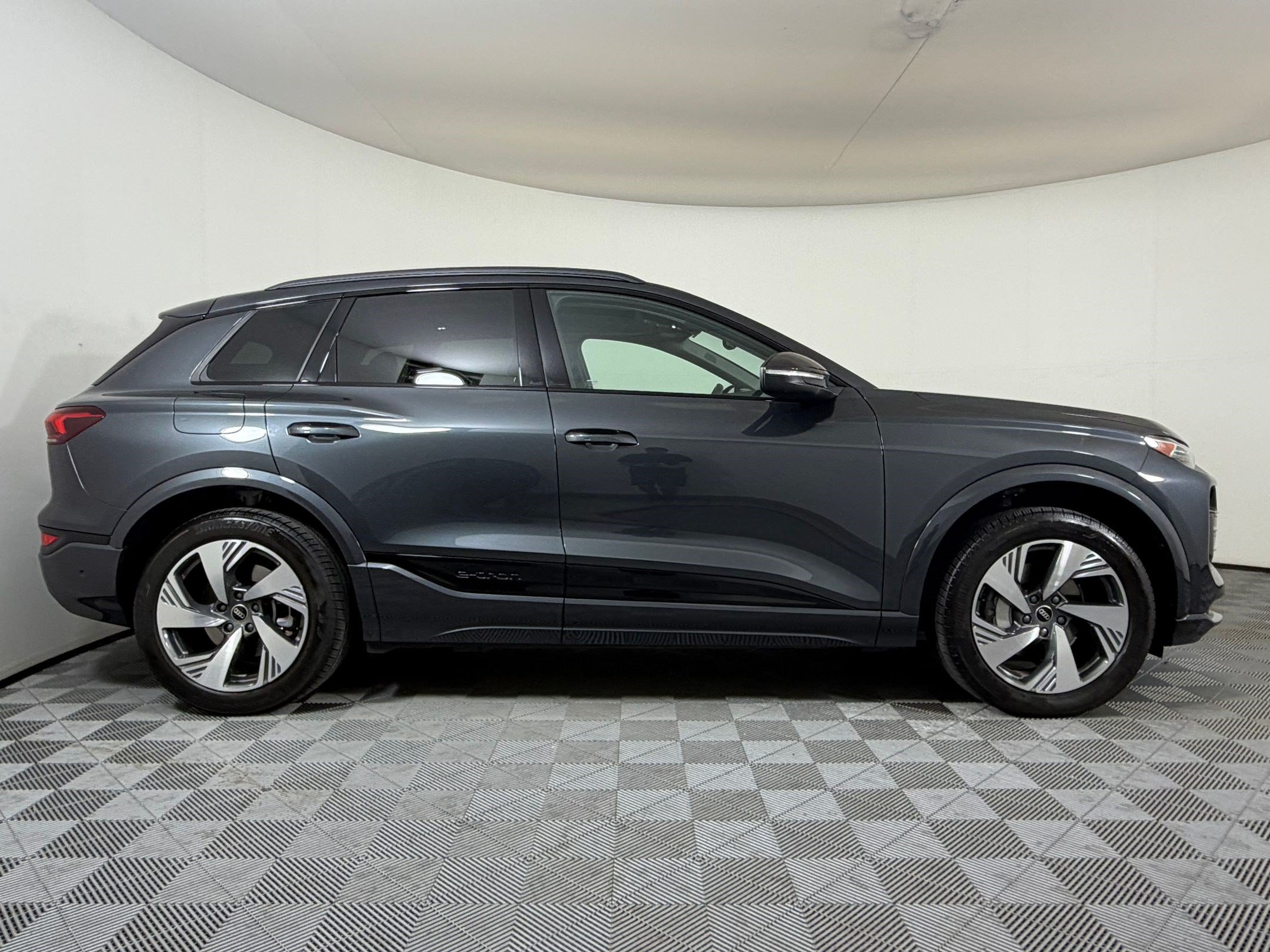 Certified 2025 Audi Q6 e-tron Premium Plus w/ Premium Plus AWD/4WD image 8