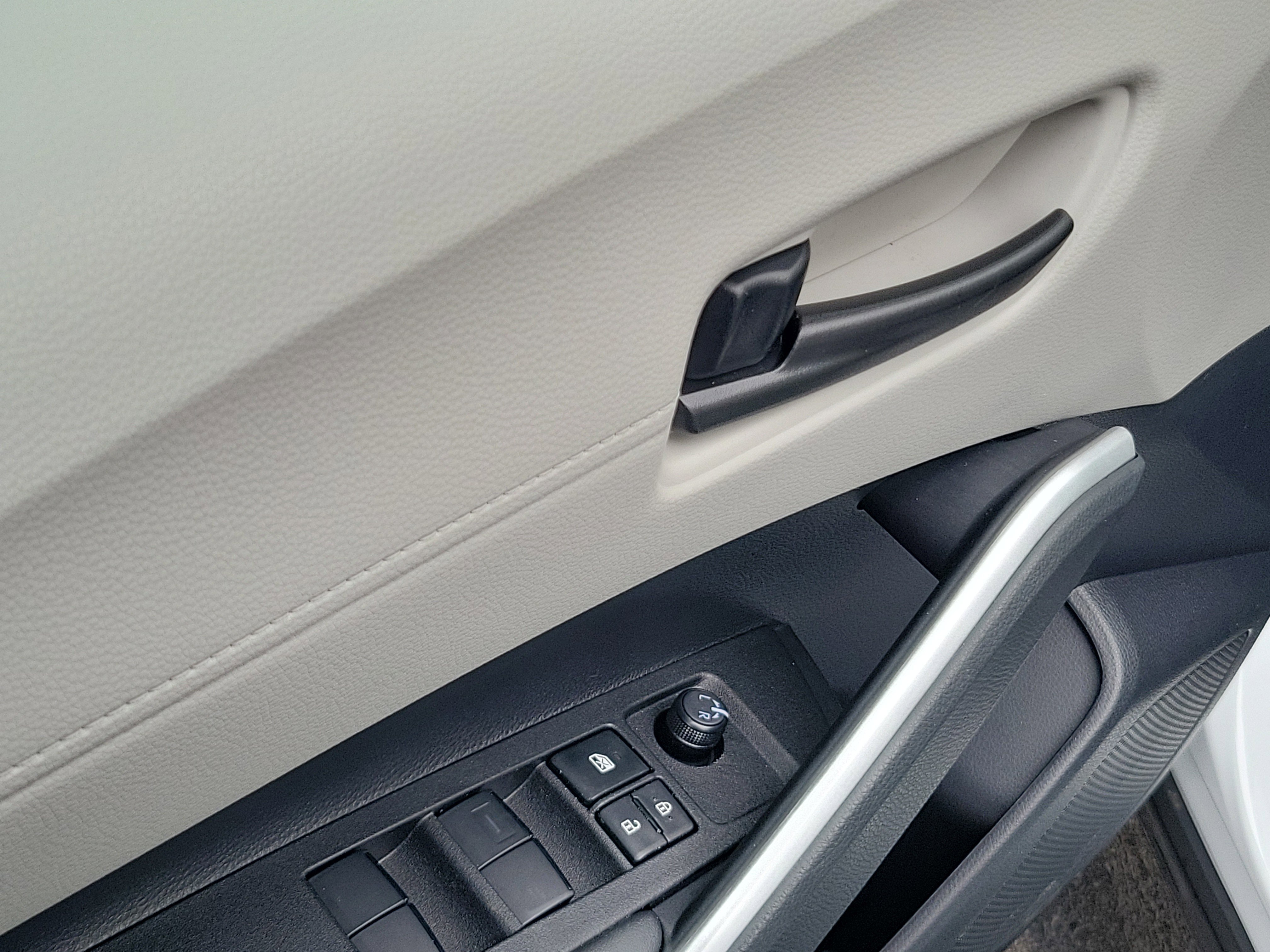 New 2026 Toyota Corolla Cross L image 22