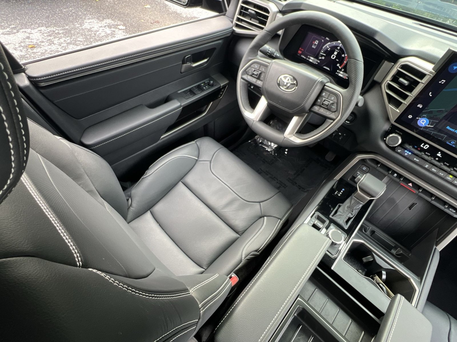 Used 2026 Toyota Tundra Limited AWD/4WD image 16
