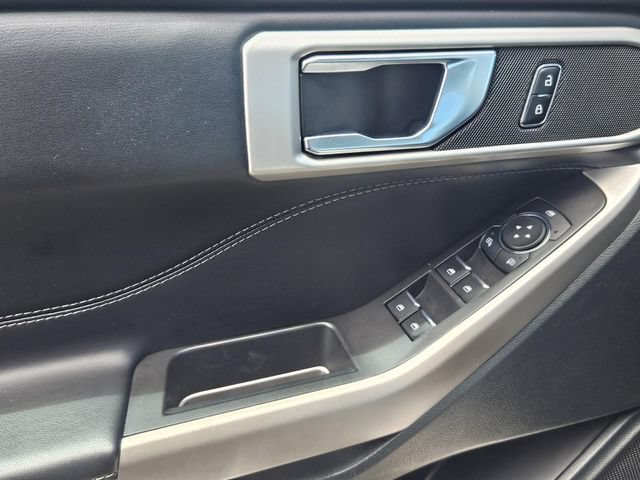 Used 2023 Ford Explorer XLT RWD image 30