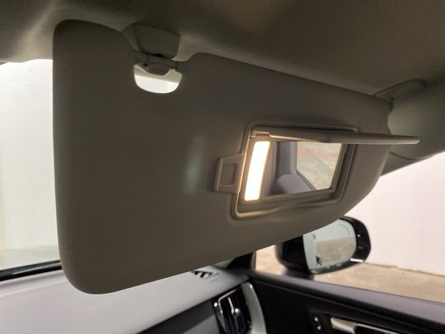 Used 2025 Volvo XC60 B5 Plus image 61