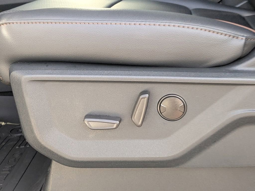 New 2026 Ford F250 Lariat w/ Black Appearance Package image 16