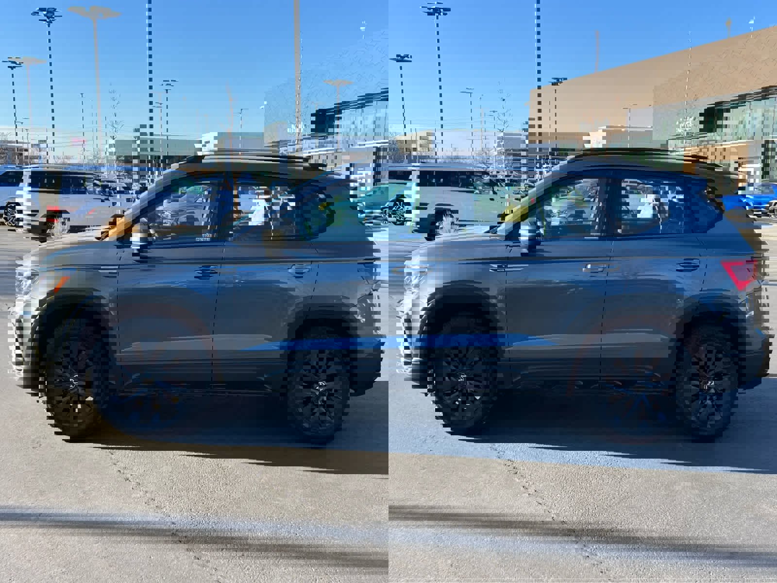 Used 2022 Volkswagen Taos S image 12