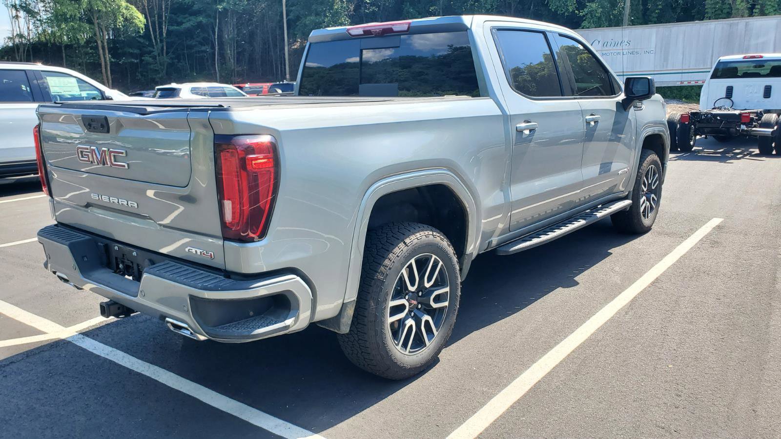 Used 2026 GMC Sierra 1500 AT4 w/ AT4 Premium Package AWD/4WD image 9