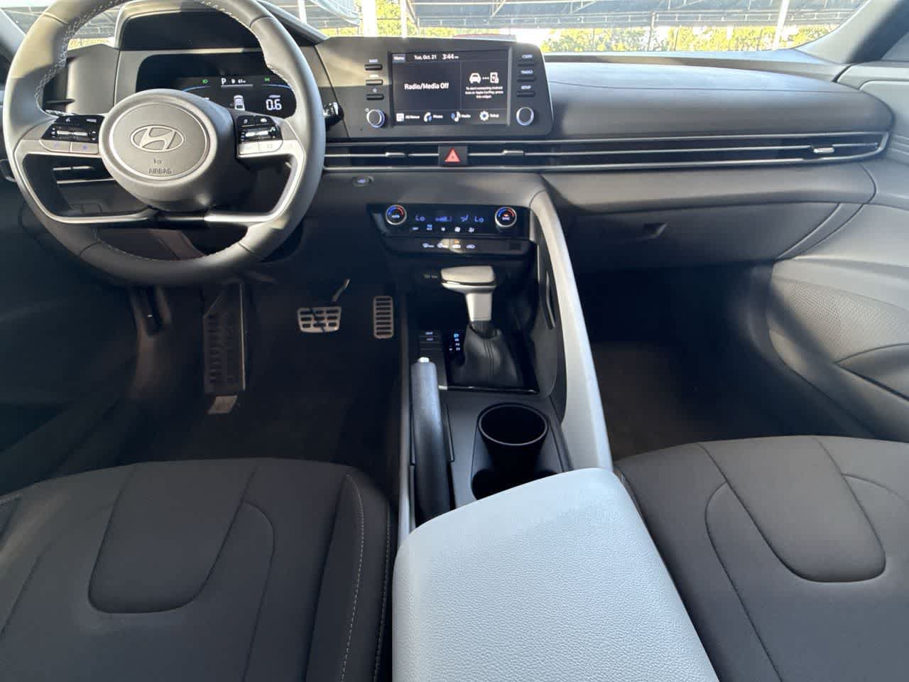 New 2025 Hyundai Elantra Sport FWD image 24