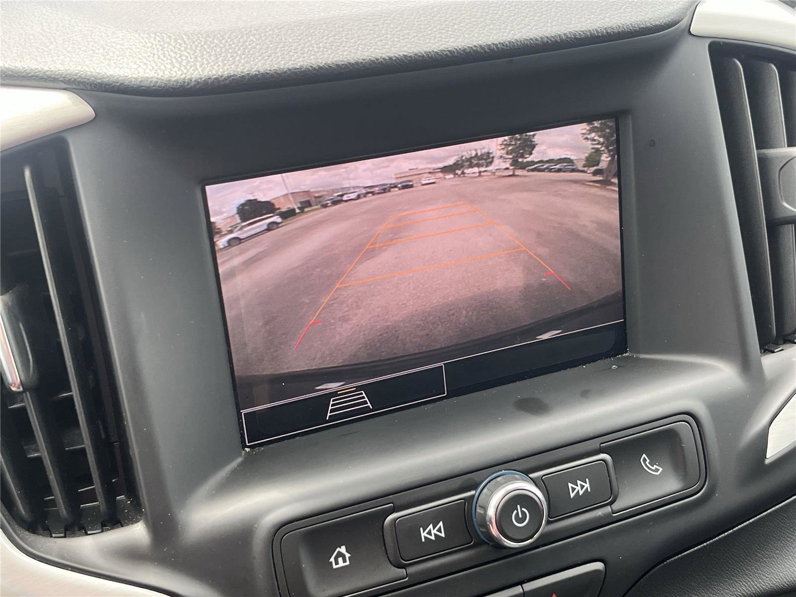 Used 2024 GMC Terrain SLE image 24