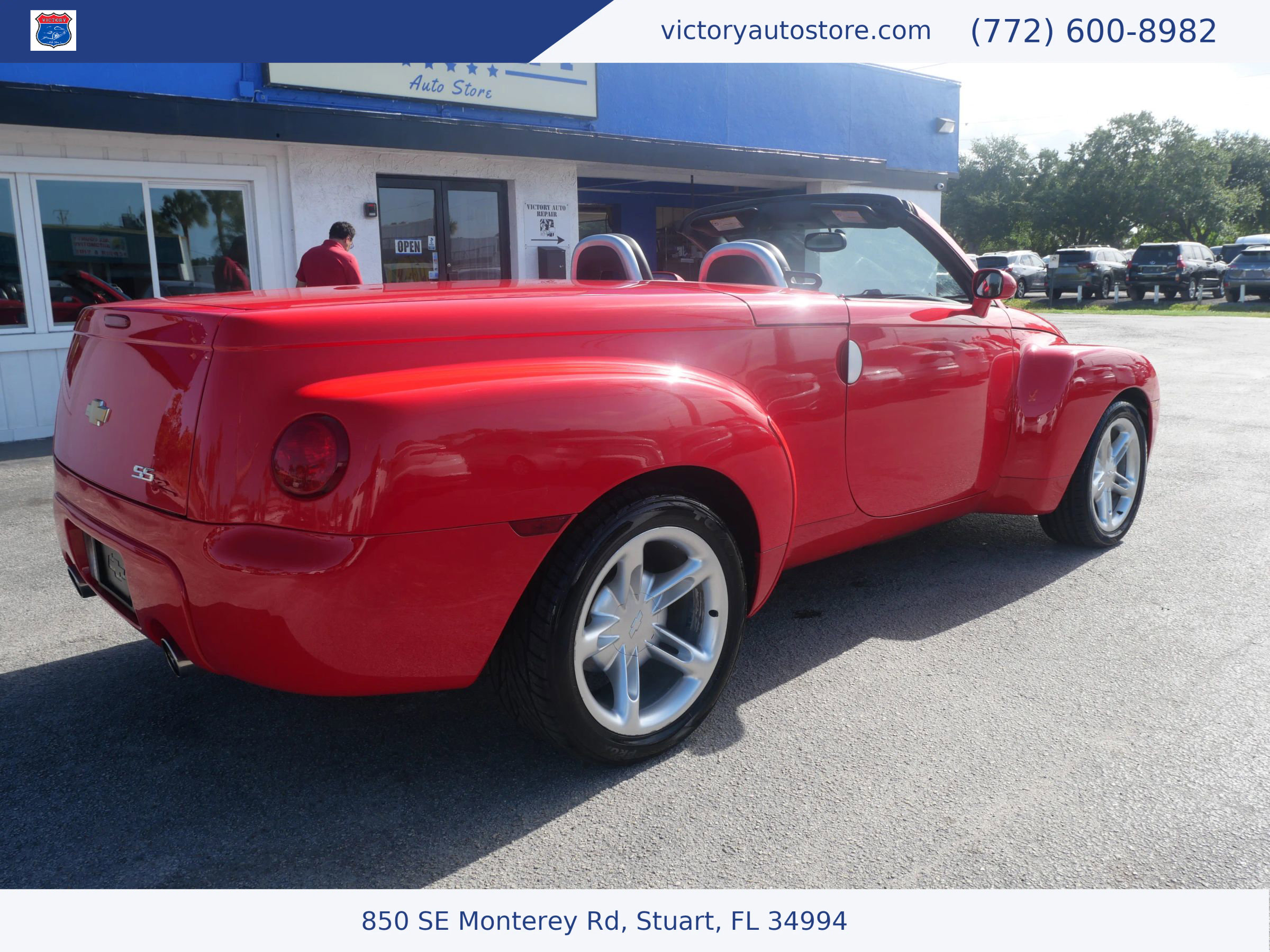 Used 2003 Chevrolet SSR w/ Preferred Equipment Group image 12