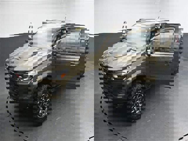 Used 2025 Chevrolet Colorado ZR2 w/ Technology Package image 33