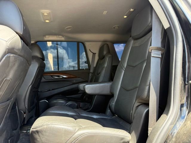 Used 2019 Cadillac Escalade Luxury AWD/4WD image 15