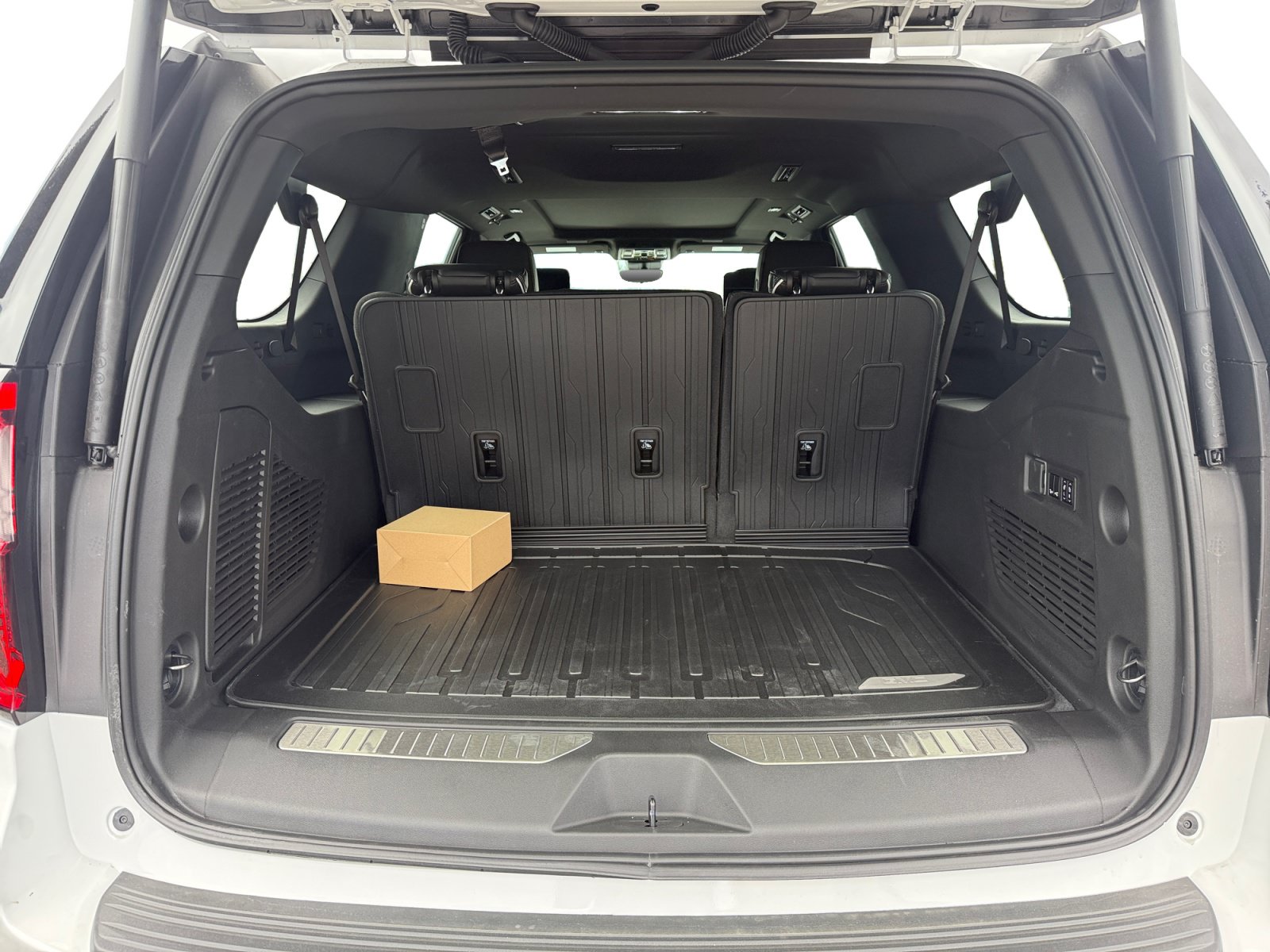New 2026 GMC Yukon XL AT4 Ultimate AWD/4WD image 17