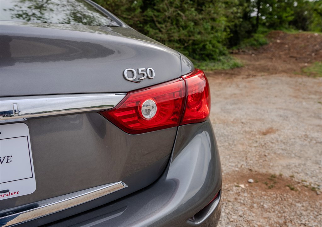 Used 2015 INFINITI Q50 Premium w/ Navigation Package AWD/4WD image 11